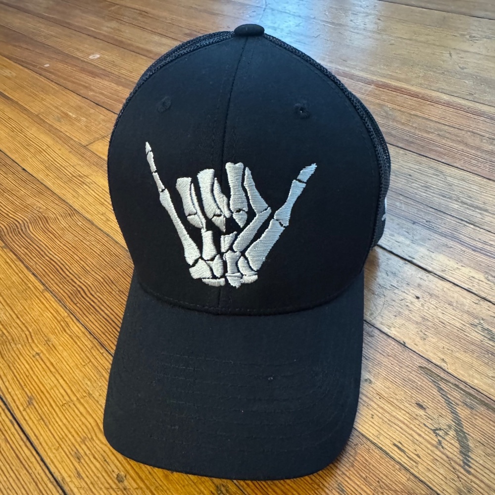 Urt Bone Shaka Retro Trucker